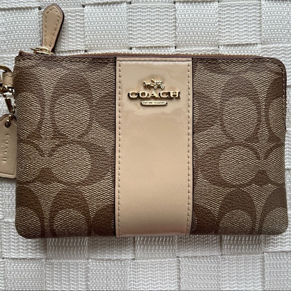 Coach wristlet - Picture 1 of 3